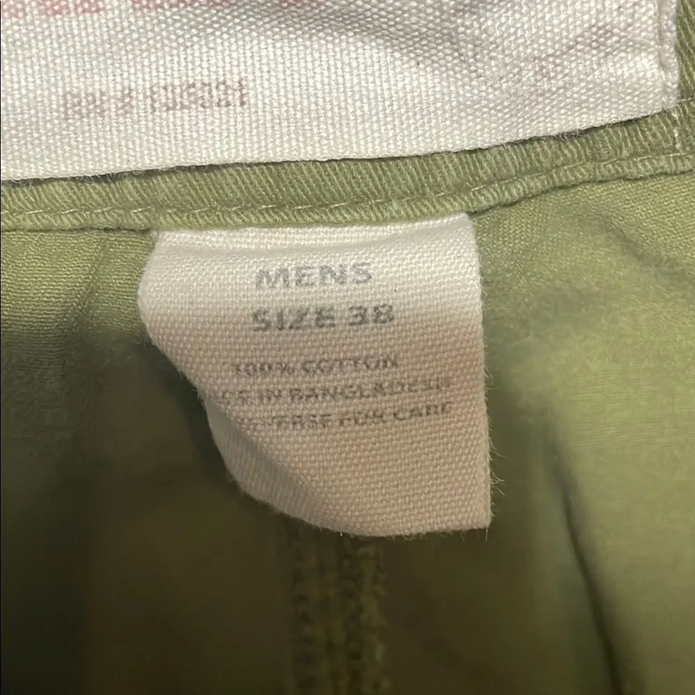 Olive Green Cargo Shorts with Durable Fabric